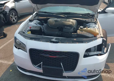 2021 Chrysler 300 300S z USA, uszkodzony, nr VIN 2C3CCABG9MH520238